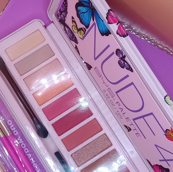 Make up set - Picture 3 of 5